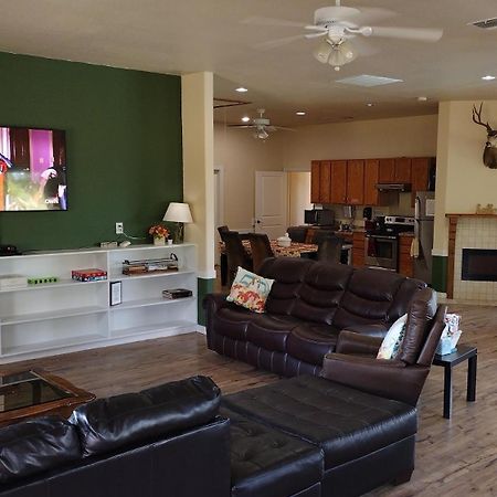 Top Of The Hill Rv Resort & Cabins Waring エクステリア 写真
