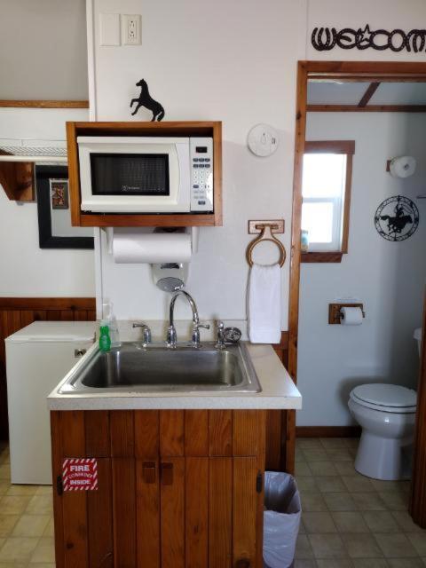 Top Of The Hill Rv Resort & Cabins Waring エクステリア 写真