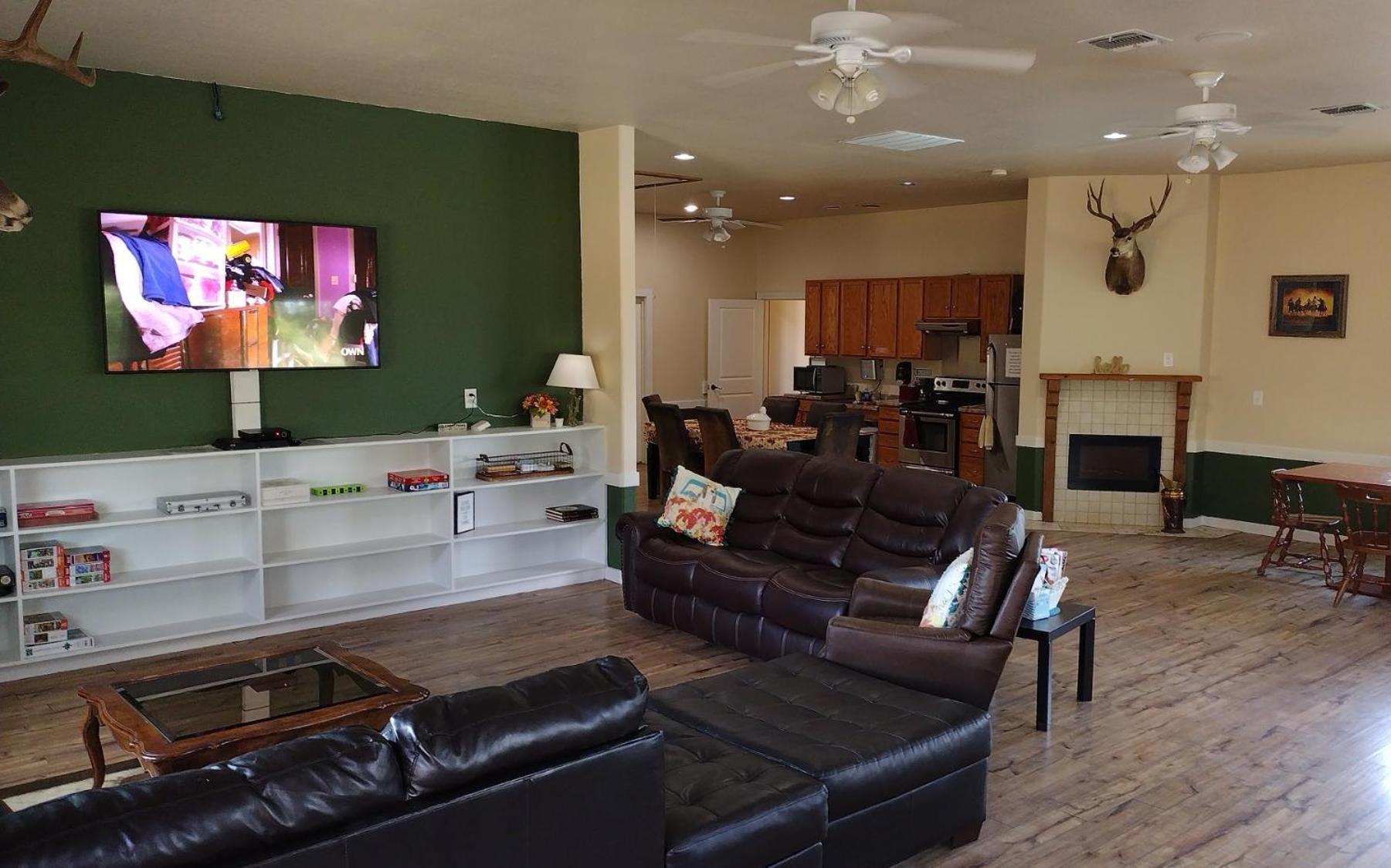 Top Of The Hill Rv Resort & Cabins Waring エクステリア 写真