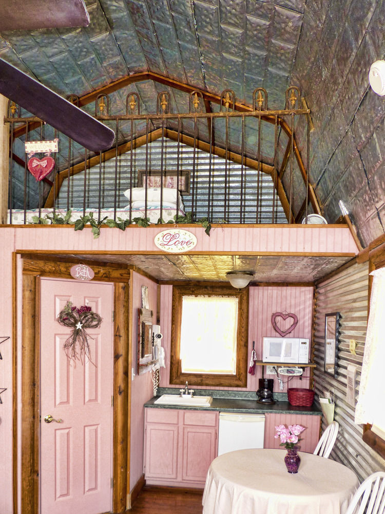 Top Of The Hill Rv Resort & Cabins Waring エクステリア 写真