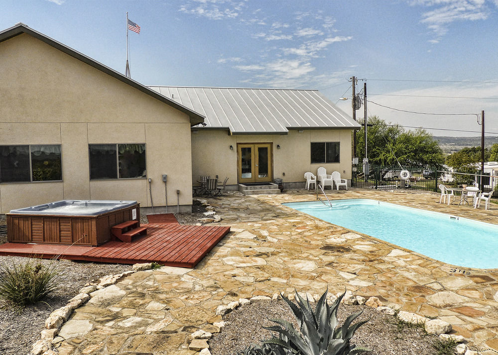 Top Of The Hill Rv Resort & Cabins Waring エクステリア 写真