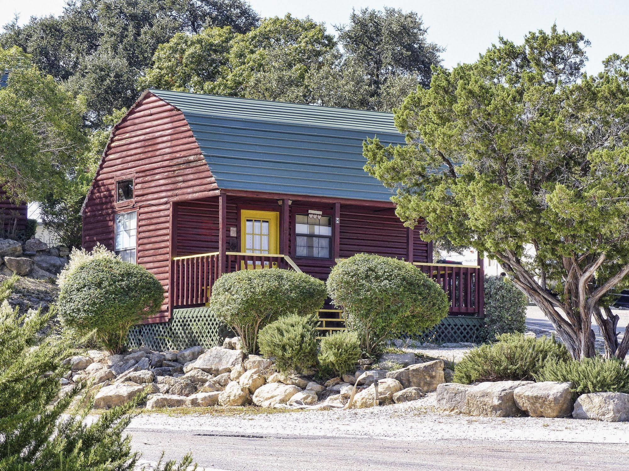 Top Of The Hill Rv Resort & Cabins Waring エクステリア 写真