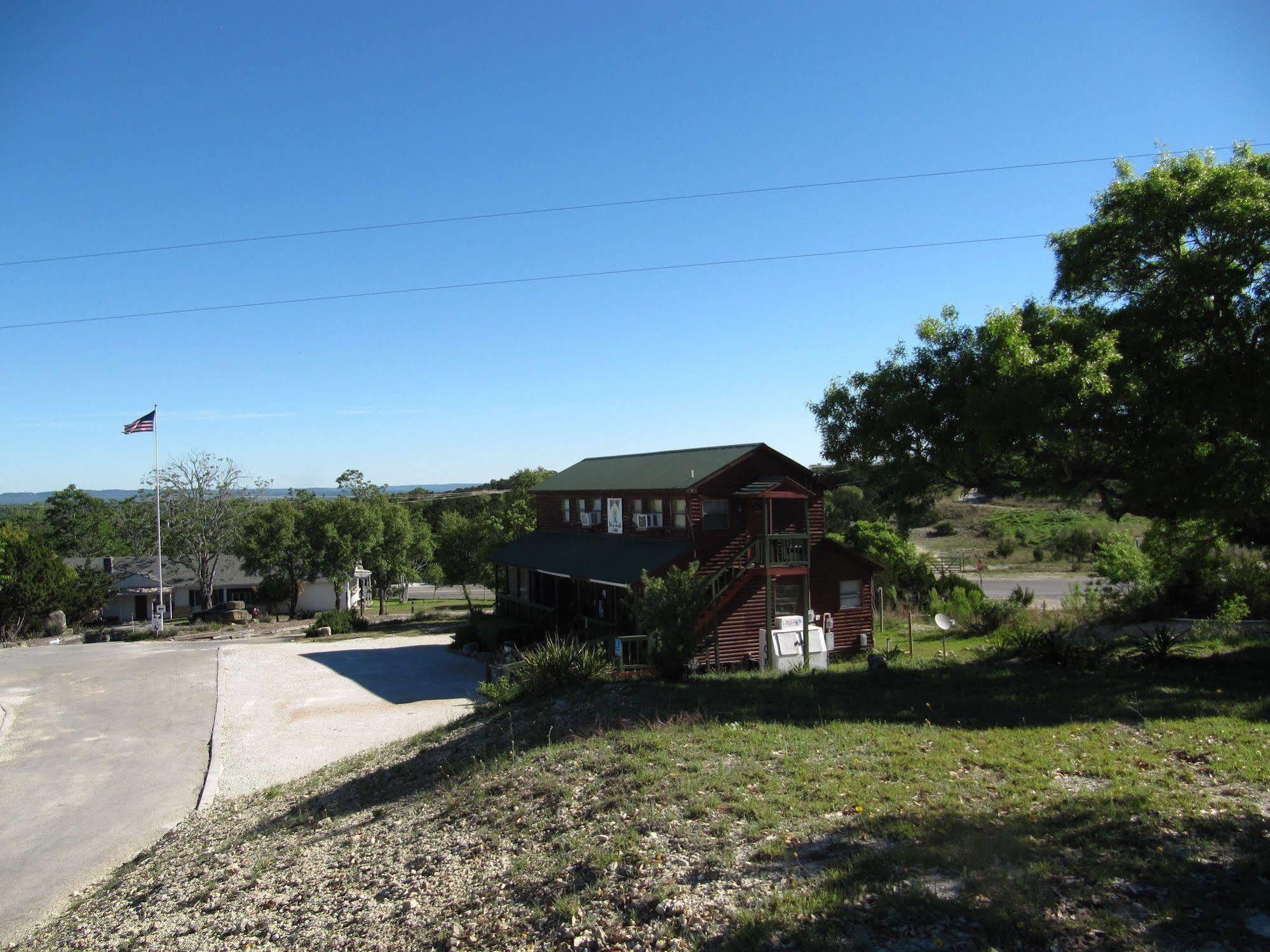 Top Of The Hill Rv Resort & Cabins Waring エクステリア 写真