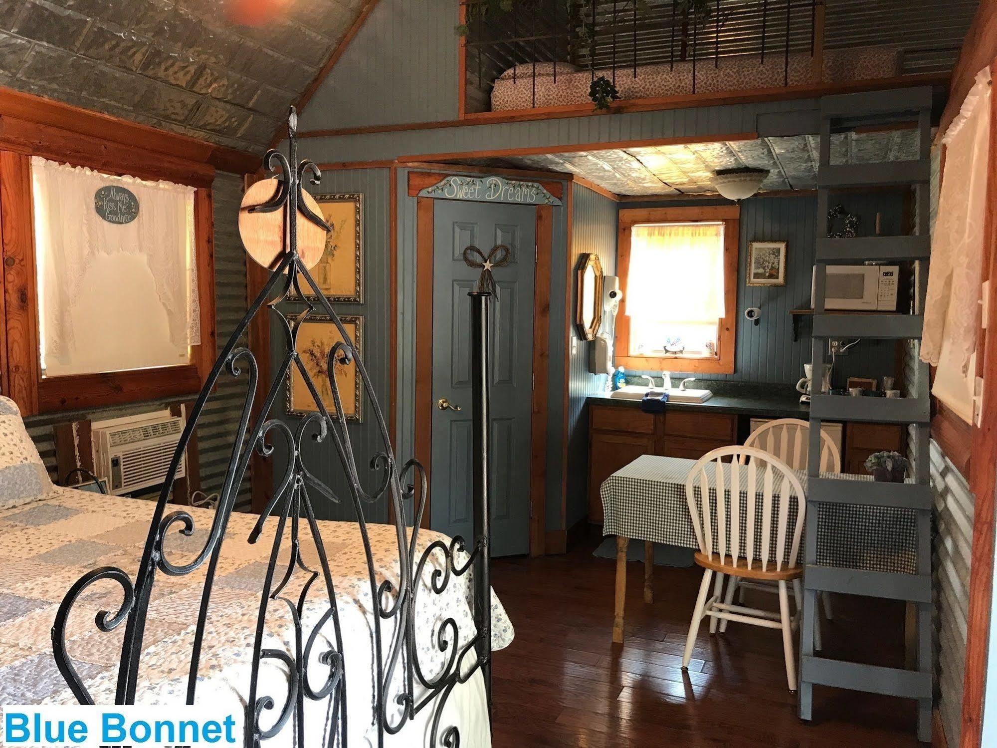 Top Of The Hill Rv Resort & Cabins Waring エクステリア 写真