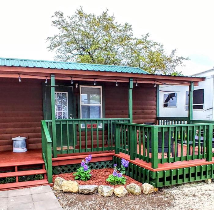 Top Of The Hill Rv Resort & Cabins Waring エクステリア 写真